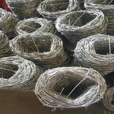 河北鋅鋁合金刺繩廠家供應(yīng)馬鞍山綠色鐵絲網(wǎng)阜陽綠色鋼絲網(wǎng)