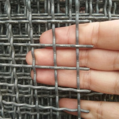 樂博寬幅方孔編織網(wǎng)片錳鋼震動(dòng)篩片4米黑鋼振動(dòng)篩網(wǎng)
