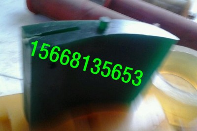 ε ^ ε ^ Ͻ^ ۰εS