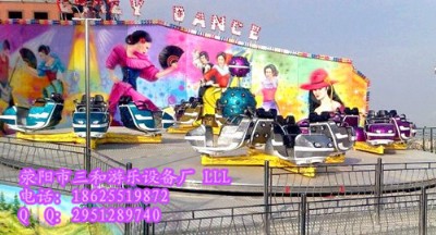 霹靂轉(zhuǎn)盤（圖），新型室外游樂設(shè)備
