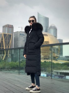哈祥喜2018冬羽絨服杭州潮牌大毛領(lǐng)歐美品牌折扣