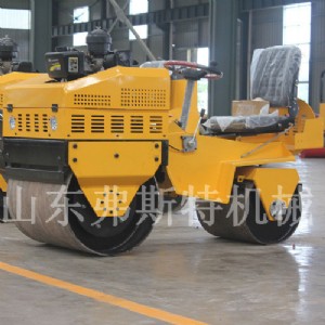 弗斯特800小型座駕壓路機(jī)鶴立雞群 震動(dòng)式壓路機(jī)價(jià)格