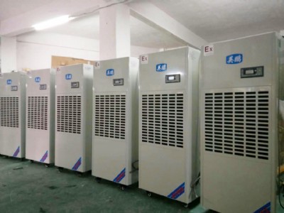 ꖹI(y)Cbcf-7156c
