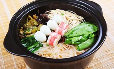 曹小曹煲仔飯與酸菜小魚加盟費(fèi)費(fèi)是多少